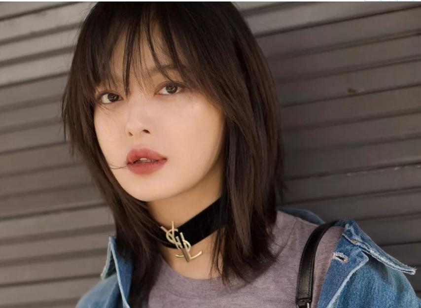 辛芷蕾三颗唇珠风水,辛芷蕾的上嘴唇有唇线是怎么回事