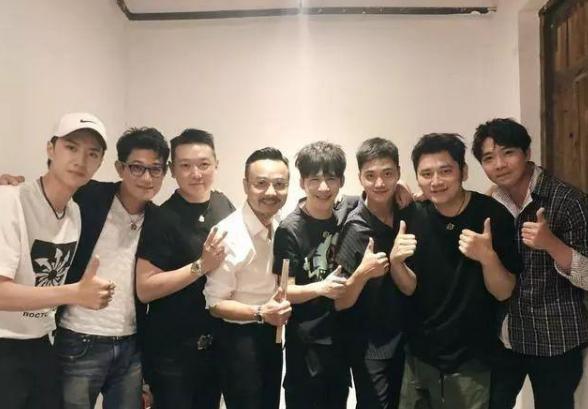 欧弟郭德纲台上说相声,欧弟拜师郭德纲为什么没被捧红