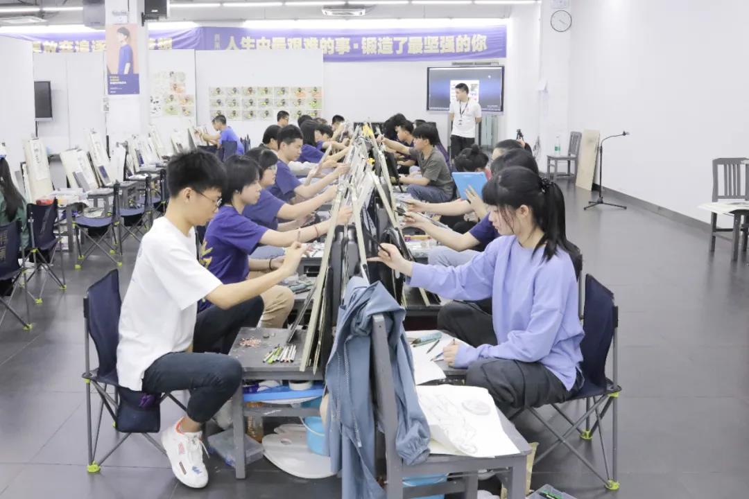 没有美术基础的报美术艺考好吗,美术生艺考怎么学得好呢