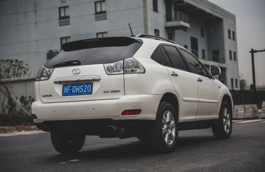 为什么要买百万级别的车,有没必要再买个破车