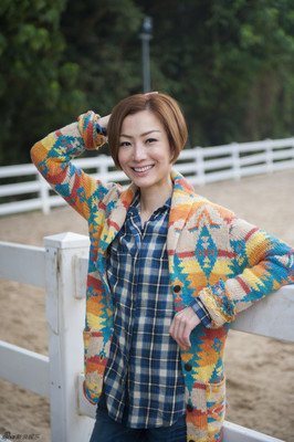 一首《八公里》诠释了她十年之路,曾被天王称其最欣赏的女艺人