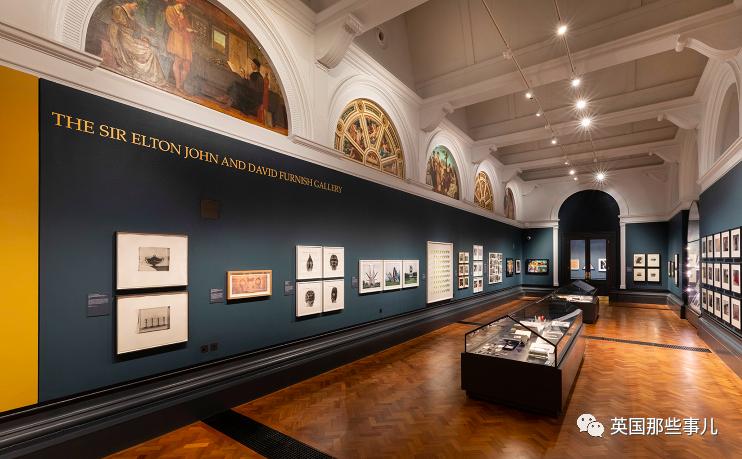 蕾哈娜时隔7年重回舞台,美妆博主蕾哈娜副业