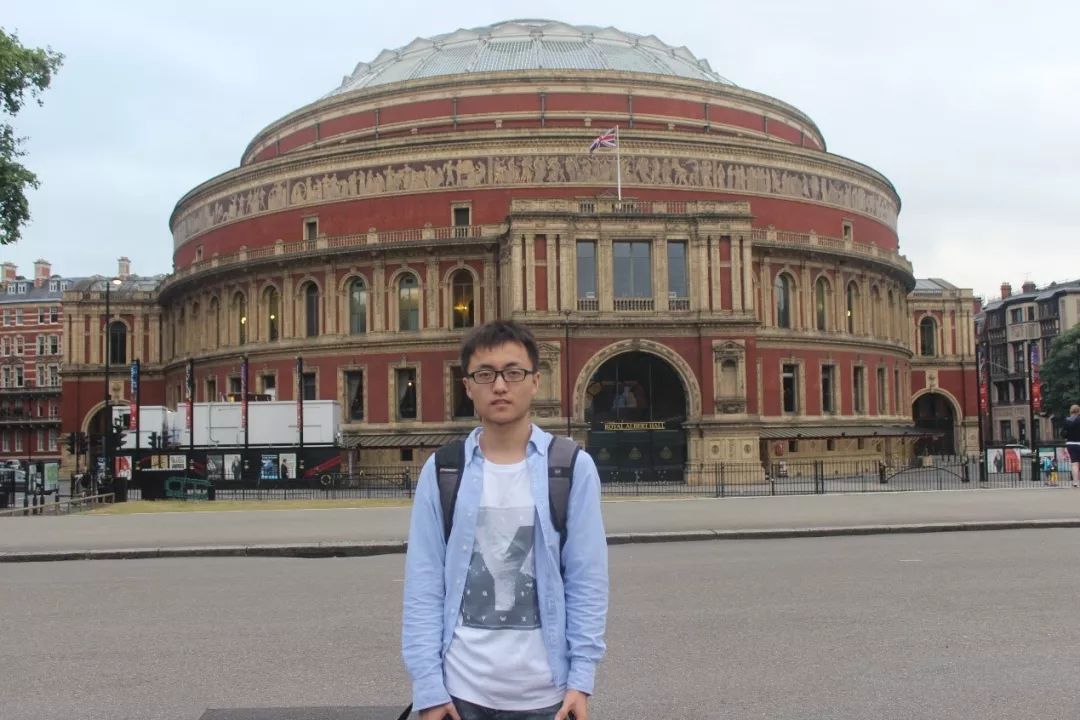 24岁北航博士毕业，受聘211高校副教授，他用三个词总结经验