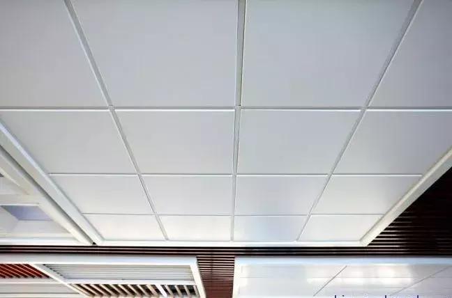 厨卫吊顶用大铝板还是小铝板好,厨卫吊顶用水泥板还是防水石膏板