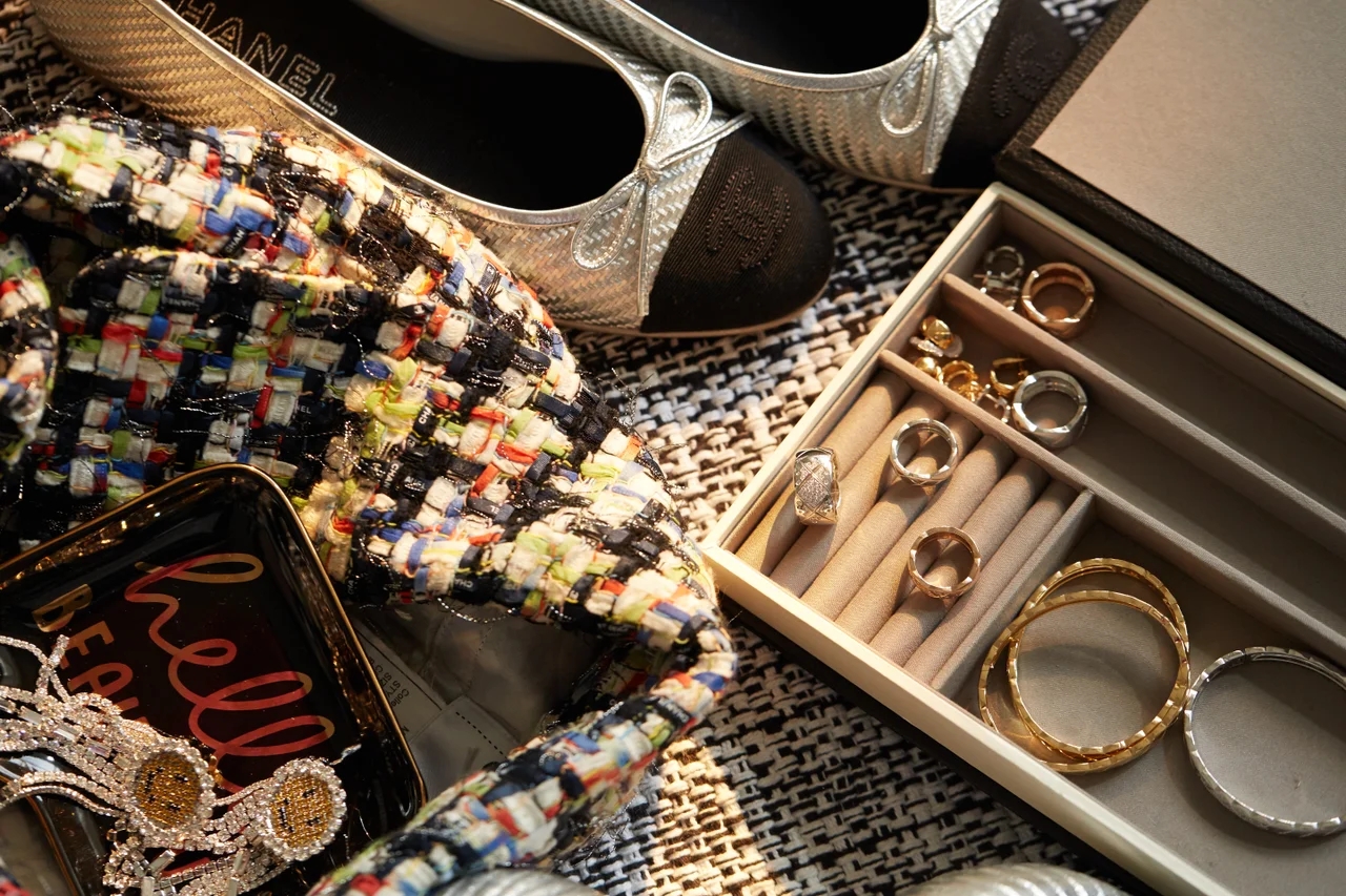 打开韩国潮模IreneKim的衣橱，原来她有这些Chanel的特别款