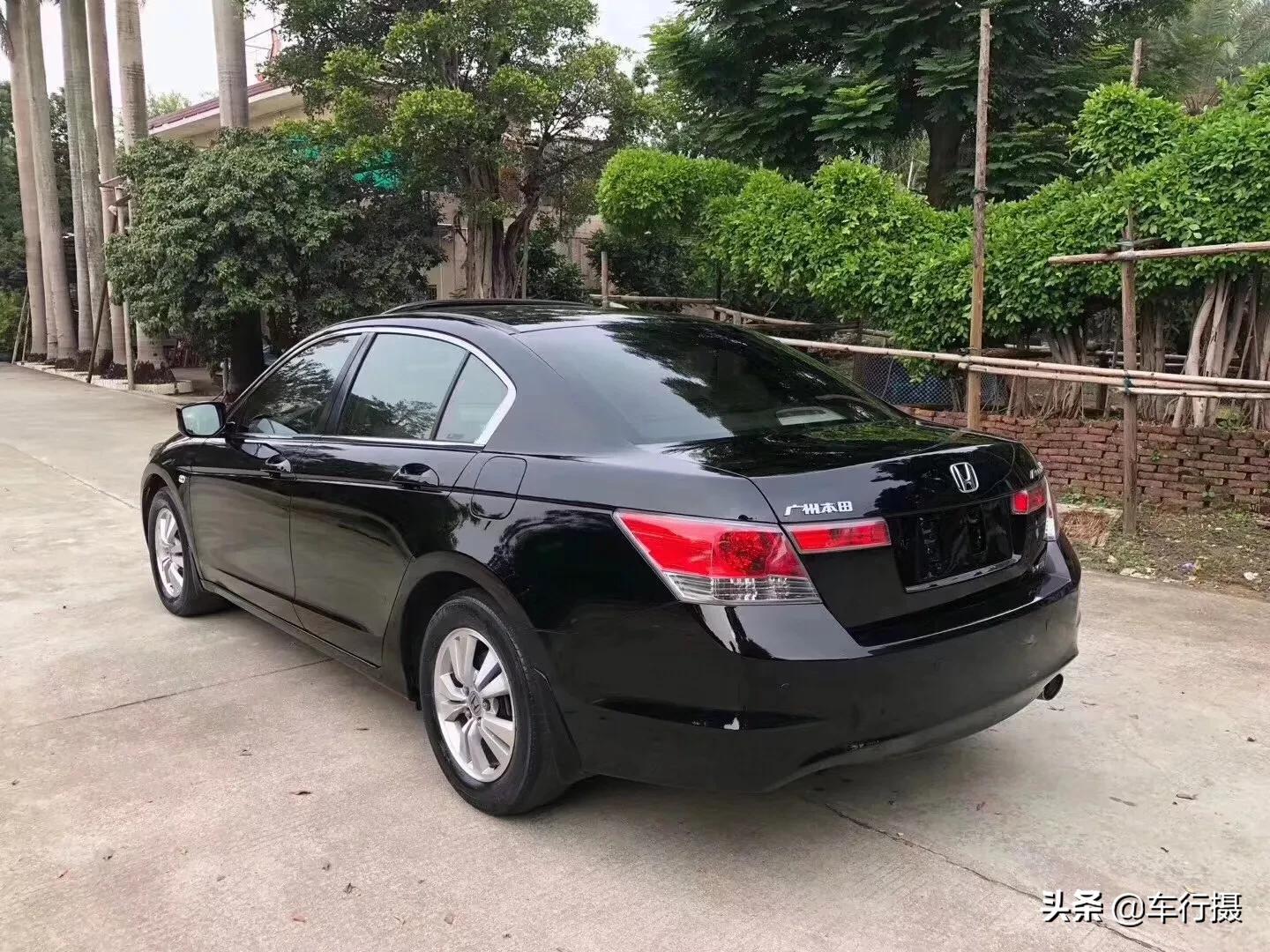 八代雅阁2.0高配内饰什么样,本田雅阁2.0八代半发动机照片