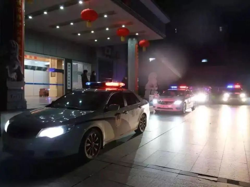 他们,今天被点名表扬了