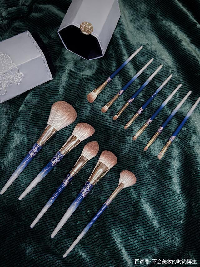 化妆刷推荐公认好用第一名李佳琦,化妆刷李佳琦推荐用不用沾水刷