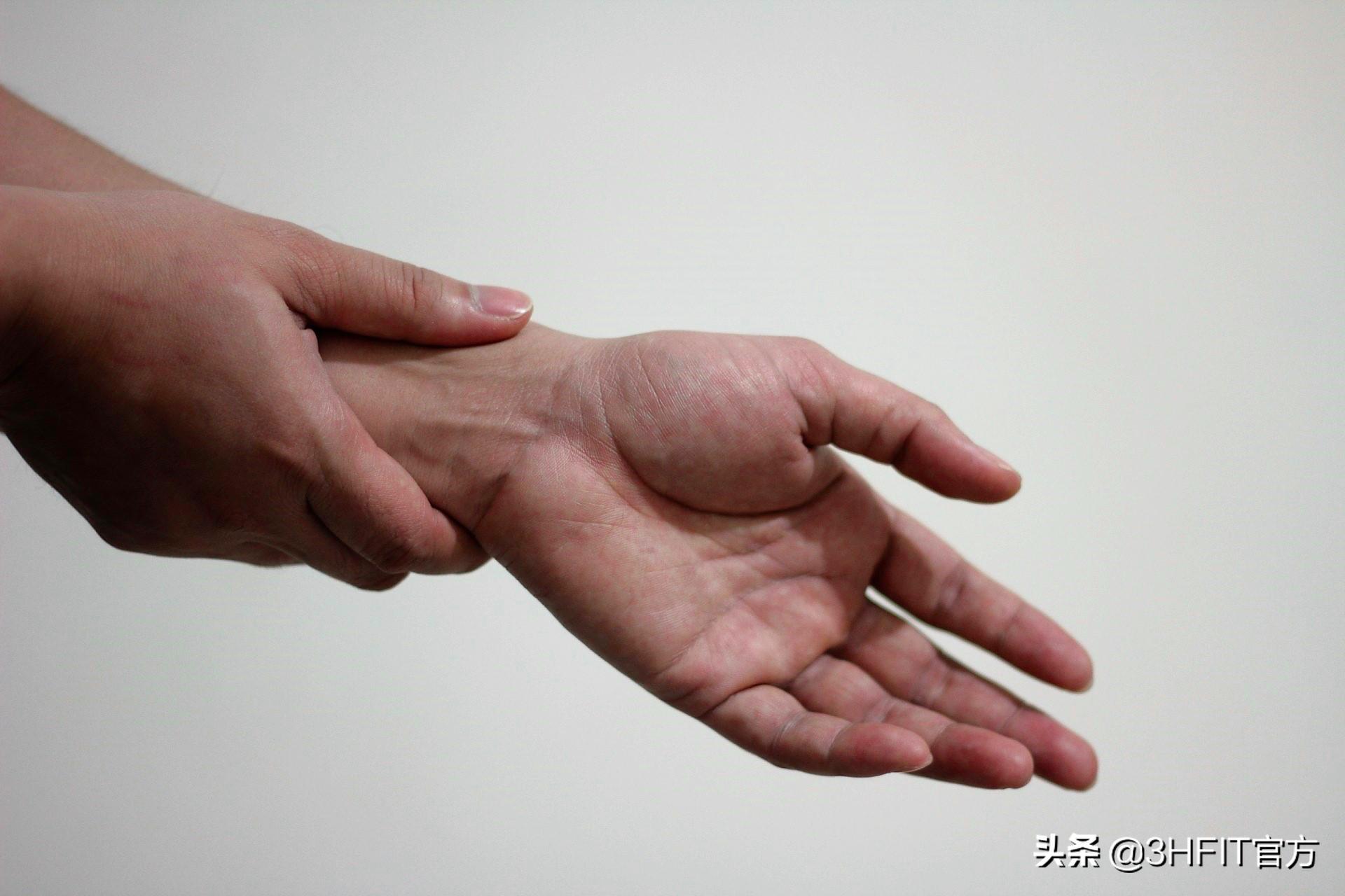 能够让手臂快速增粗3cm的训练技巧,让手臂更粗壮的动作