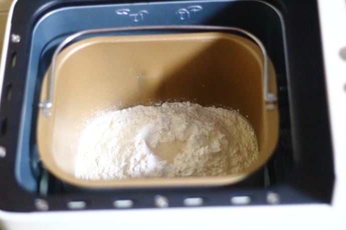 面包机一键做吐司面包做法,面包机一键自制松软面包