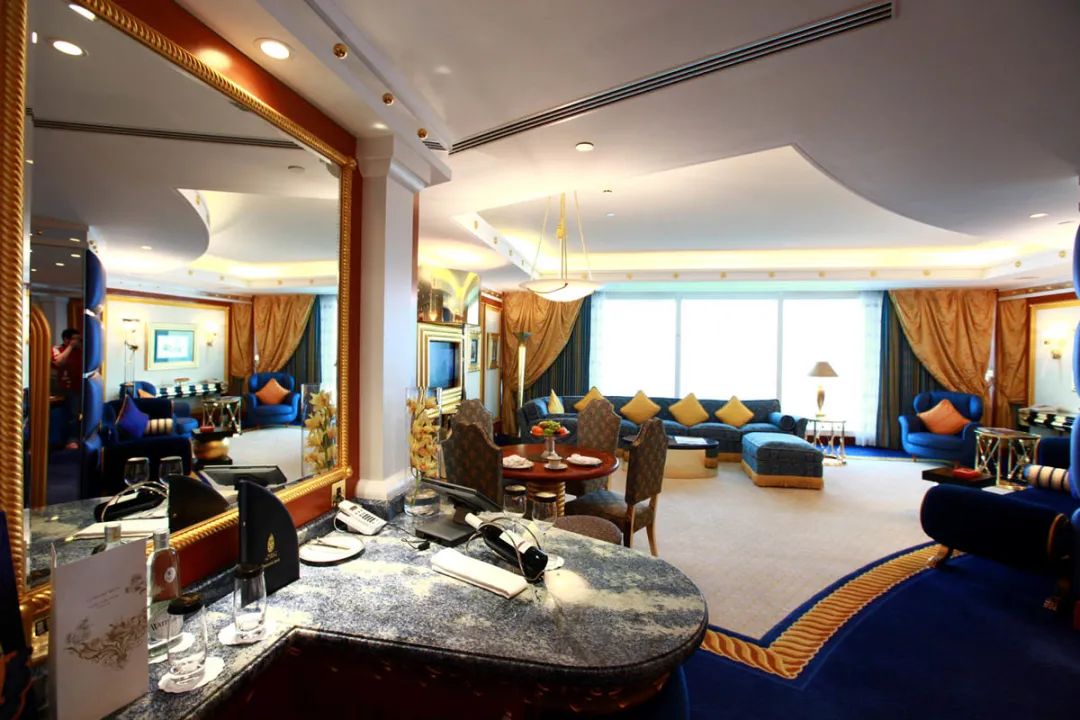 迪拜填海烂尾工程恢复了吗,迪拜旋转大厦建造图