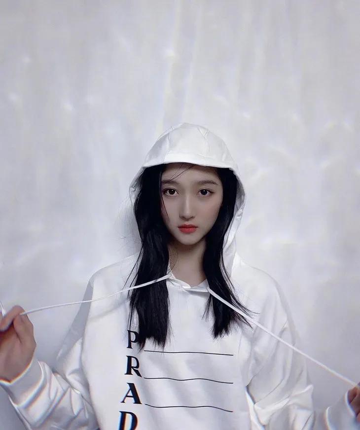 关晓彤同款only紫色小熊羽绒服,only关晓彤同款针织连衣裙