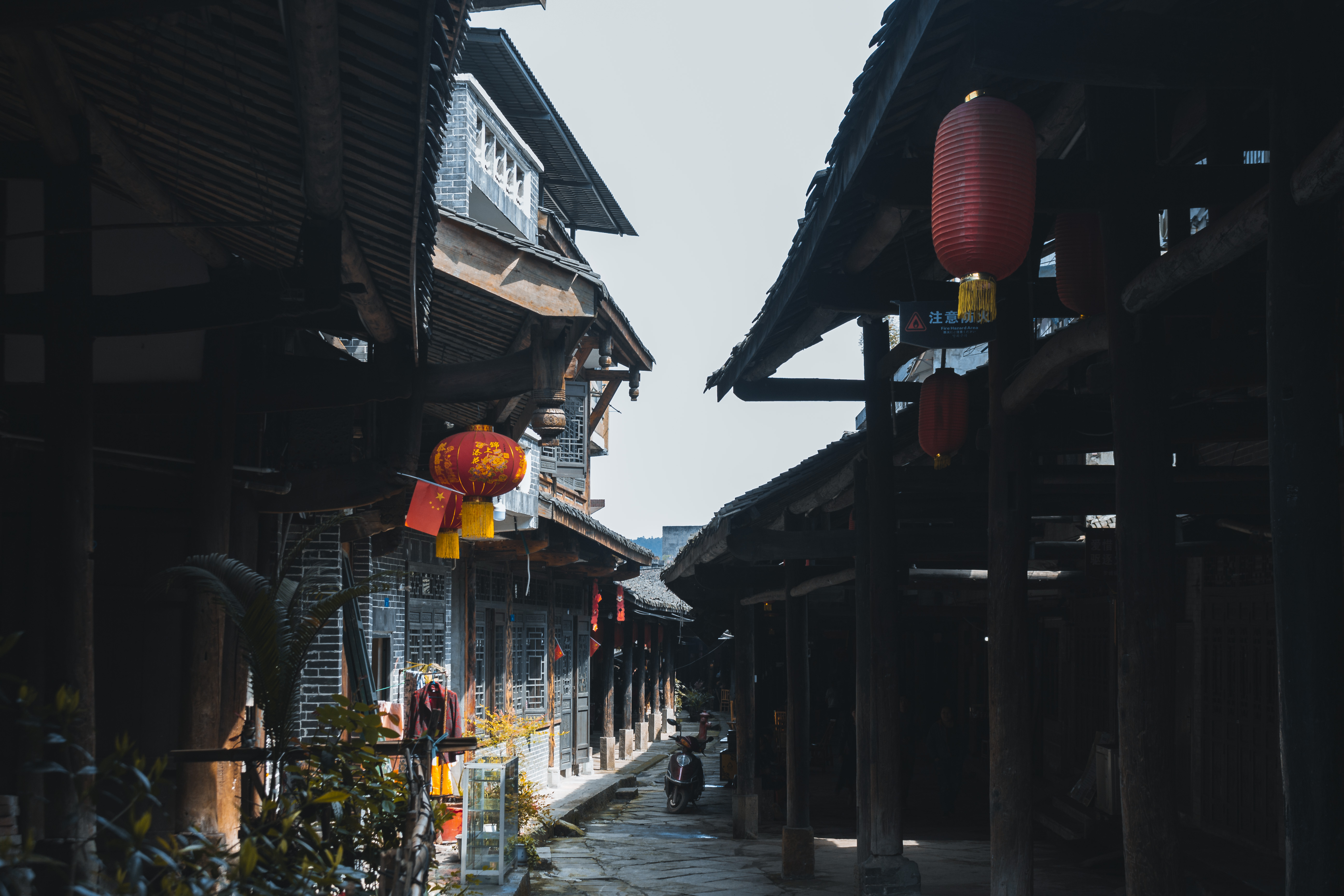 乐山除了大佛和峨眉山还有啥景区,除了峨眉山还有哪些地方