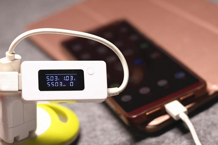 抖音爆火磁吸数据线有用吗?卡斐乐磁吸数据线方便盲插快速充电