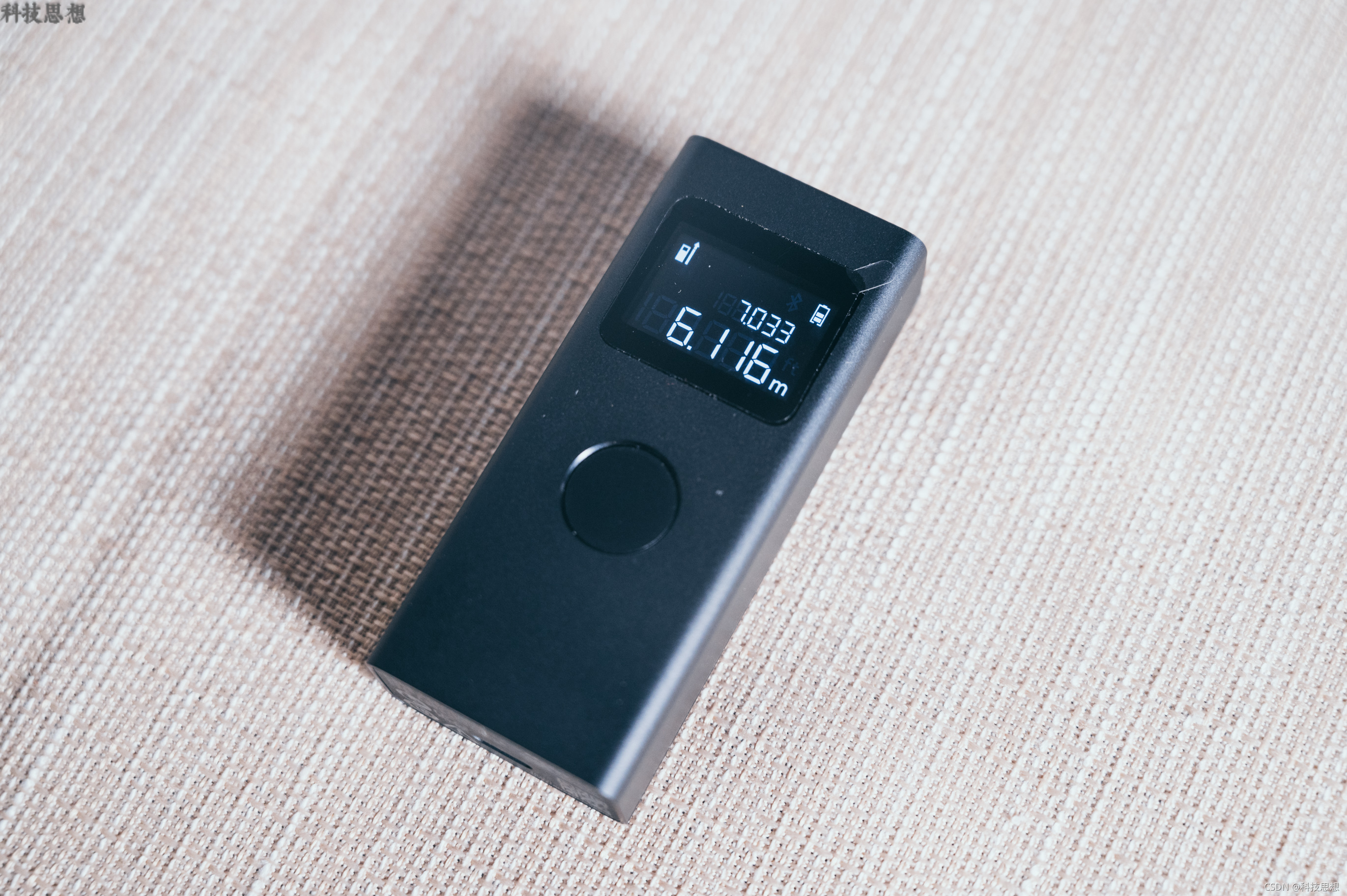 米家智能激光测距仪简单使用评测,米家智能激光测距仪一人就能测量