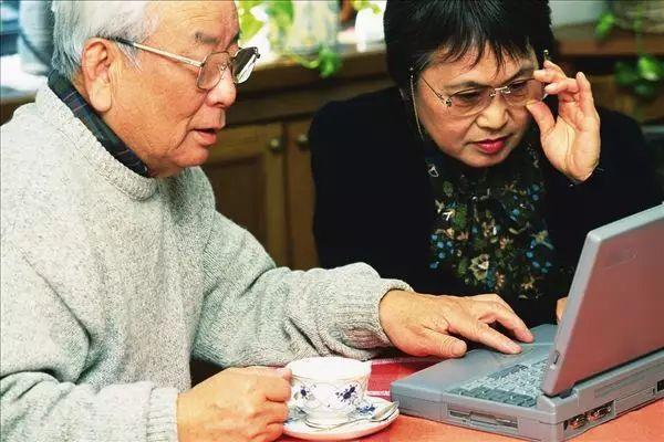 银行不允许个人办理银行卡吗,银行不得强迫老年人使用银行卡