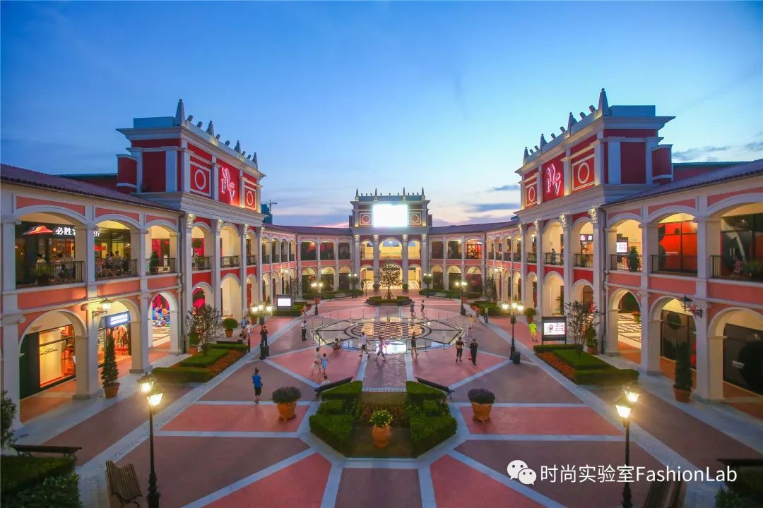 2折起的国际奢品折扣，去到这个意式奥莱小镇就能秒到