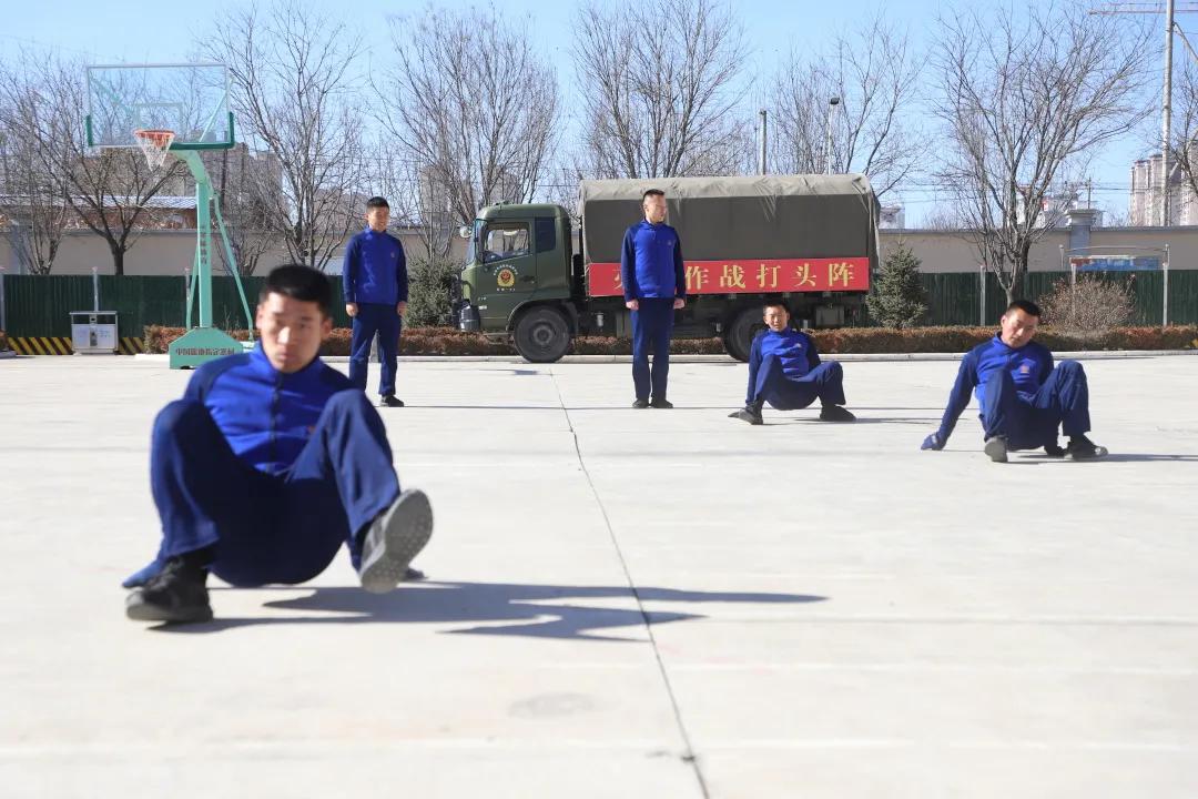 以练为战锤炼过硬本领以考促训,政治轮训结训