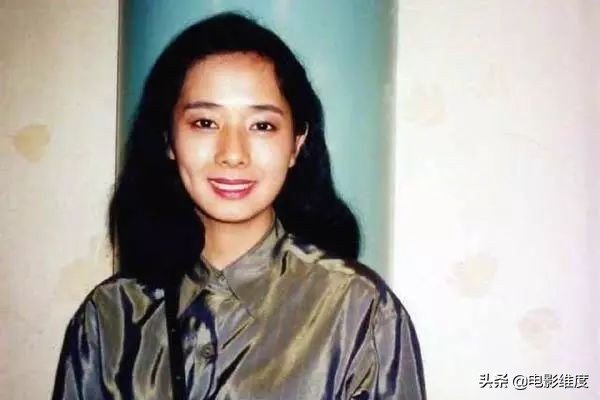 60岁“毛毛”感情一波三折，三婚嫁给区丁平，2个女儿颜值高