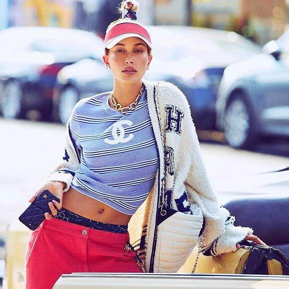 赵丽颖天鹅颈闪电腰,赵丽颖一袭长裙惊艳众人