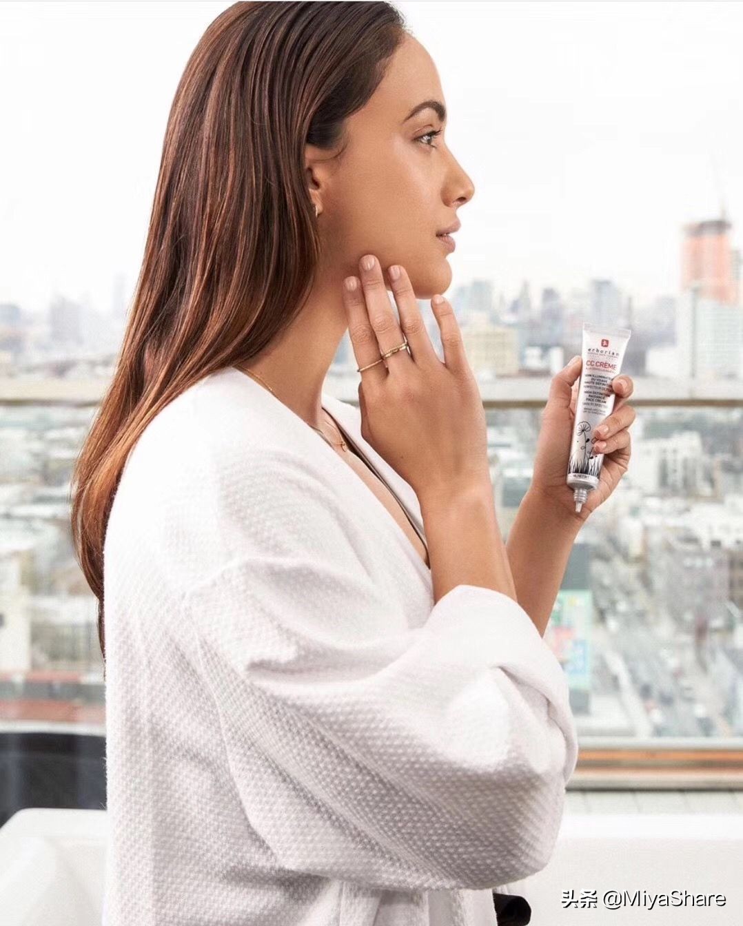 室内有没有必要涂防晒霜,在室内真的需要涂防晒霜吗