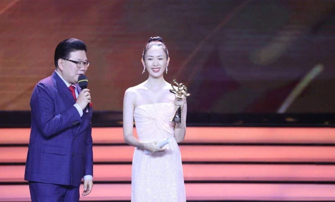 ​演技上乘绯闻缠身，杨烁与她戏中演情侣，戏外两人曾有很大隔阂