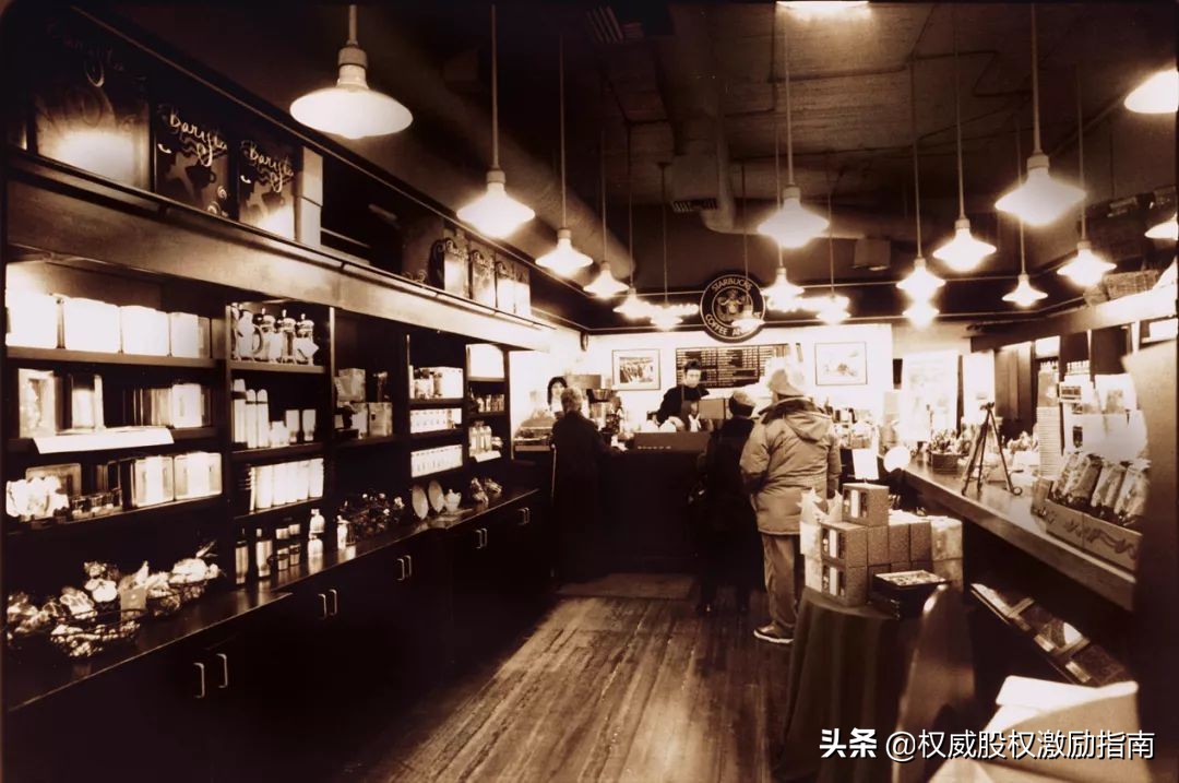 星巴克创始人的艰难时刻,星巴克创始人传奇