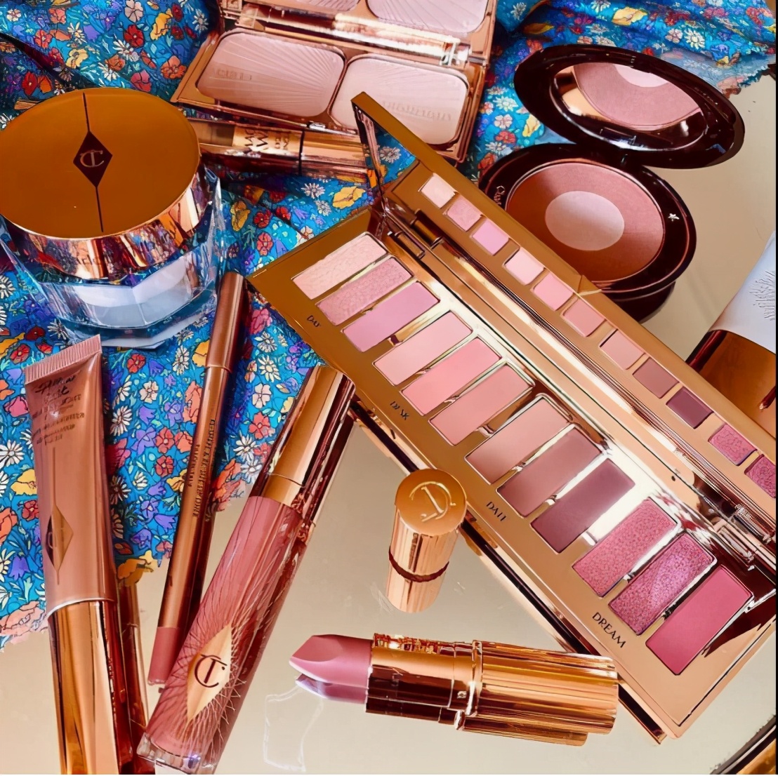 孙艺珍素颜运动照片,孙艺珍的颜值巅峰长发披肩