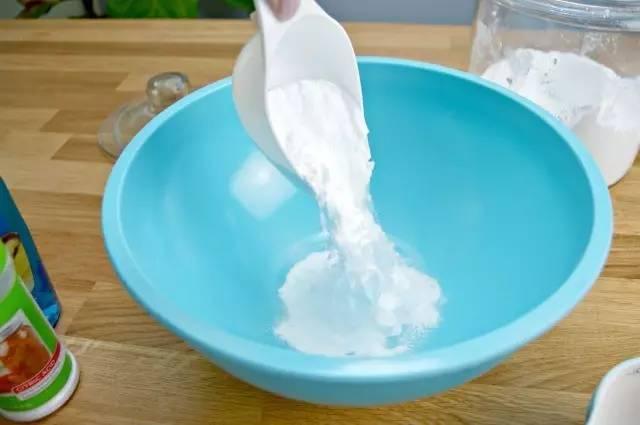 油烟机抽气孔被油腻堵住了怎么办,厨房油烟机油腻污渍怎么去掉