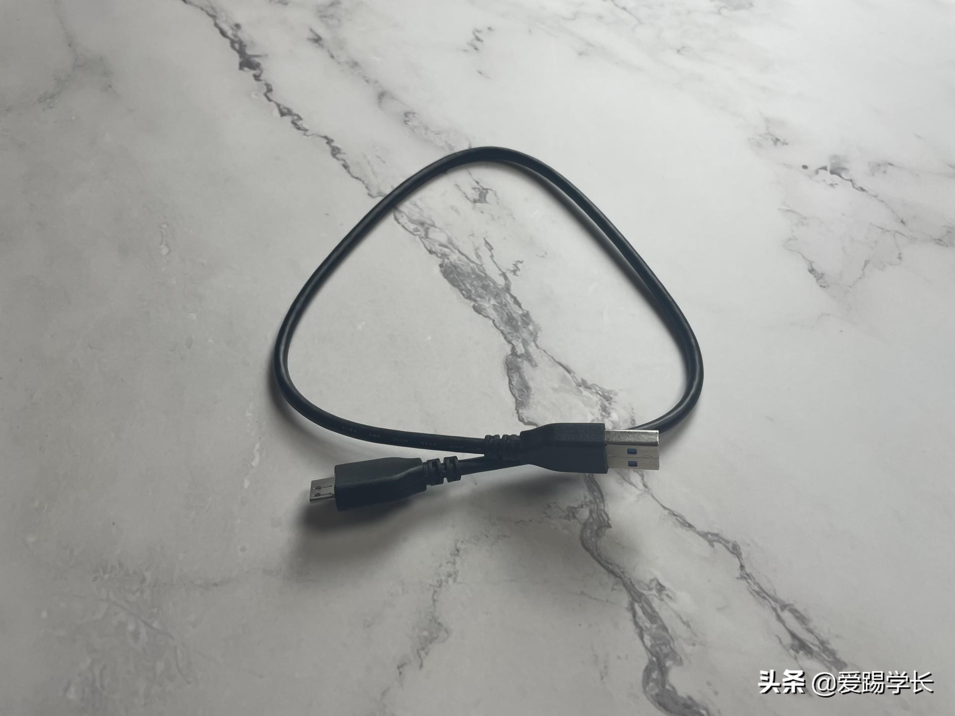 东芝移动硬盘a3和v10哪个好,东芝toshiba2tb移动硬盘v10