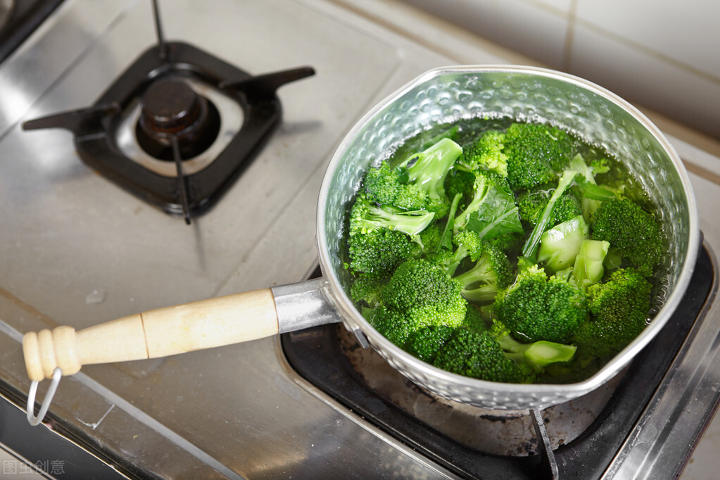 降尿酸饮食的科普视频,在降尿酸过程中尿酸值更高