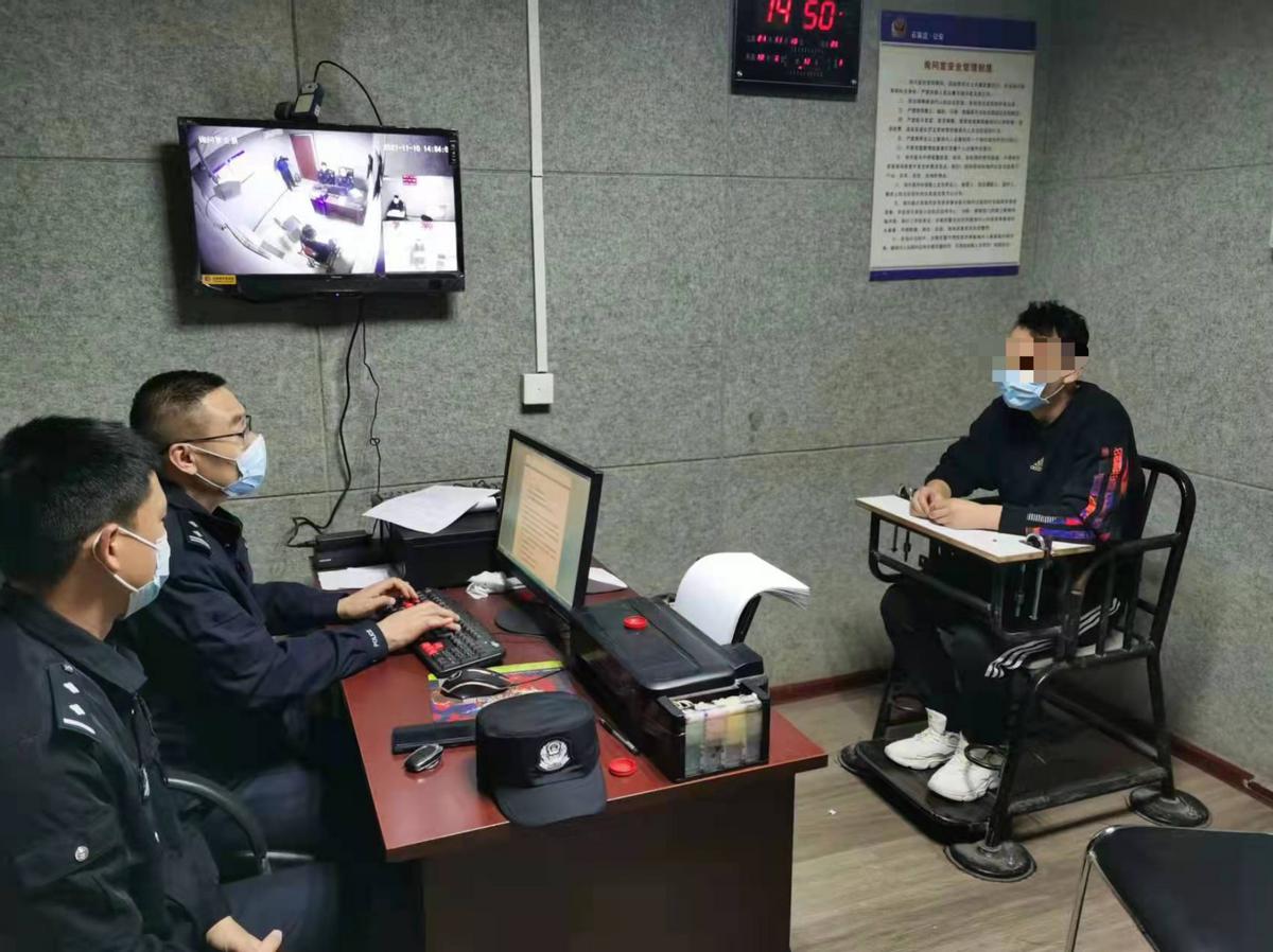 用黑话售假名牌包！快手协助石家庄桥西警方破获一起直播售假案