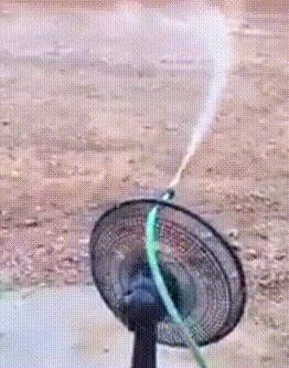 雨天开车后车镜有水咋办,开车雨刷坏了怎么处理