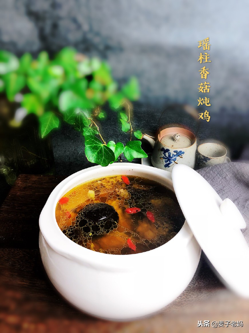 炖鸡汤怎么炖才汤鲜味美呢,炖鸡汤好喝不腻有什么诀窍