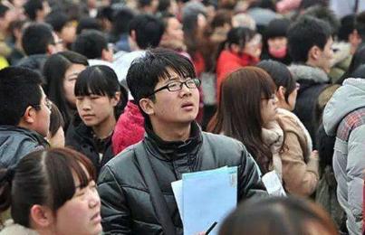 乡镇事业编制和乡镇教师哪个好,同一地区的教师和公务员哪个好