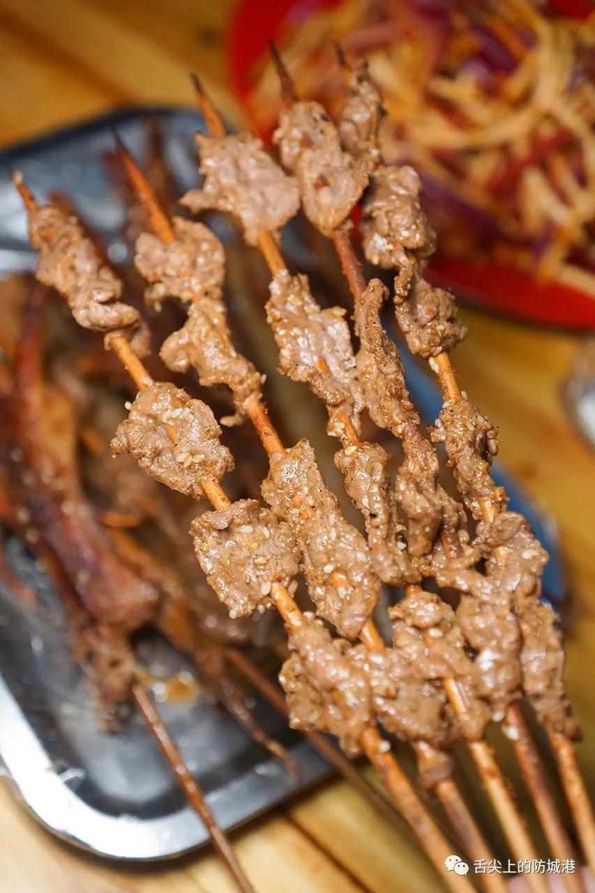 老板娘,生牛五成熟,果酱刷多一点