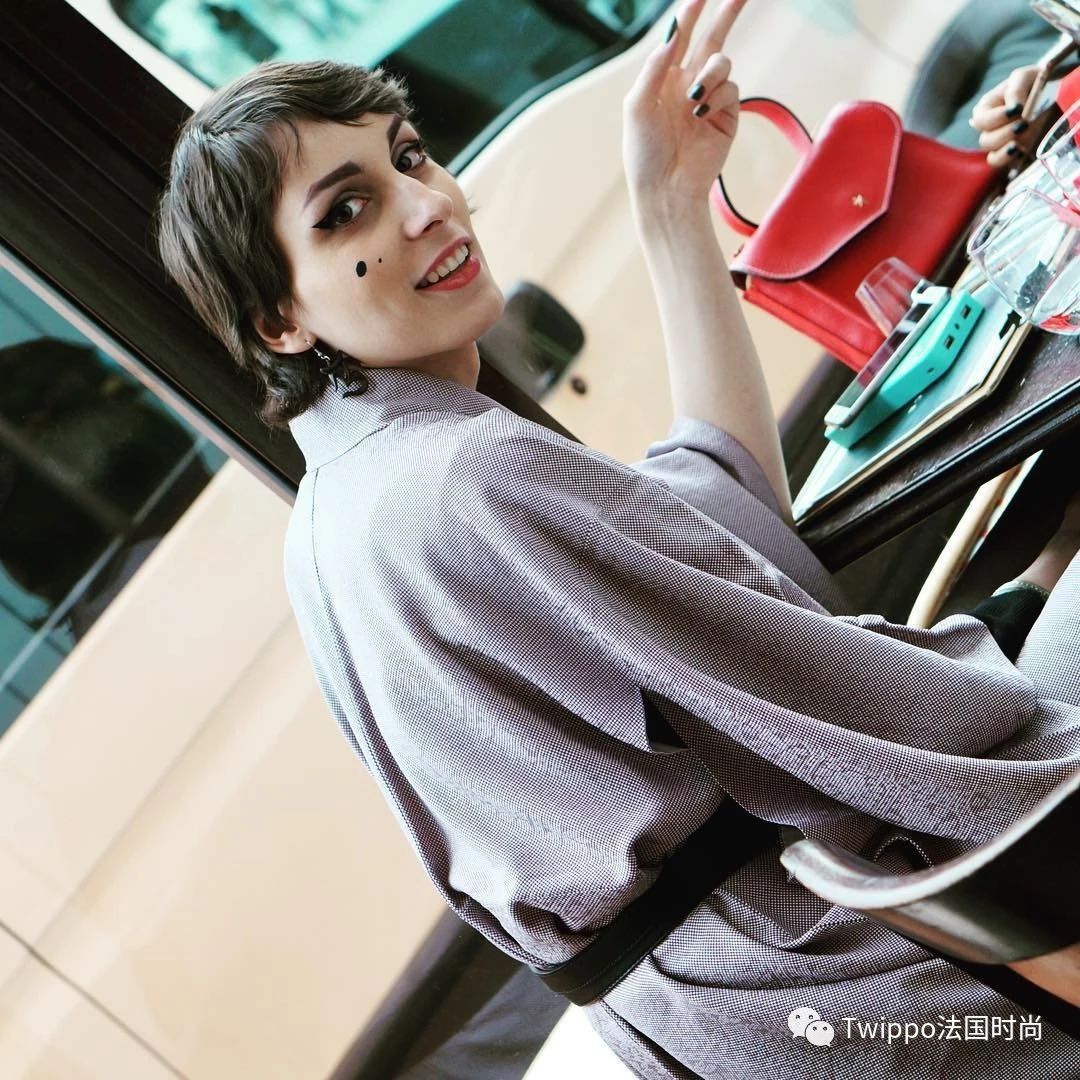巴黎女孩私藏的小众包包原来是它,法国女生喜欢的小众品牌包包