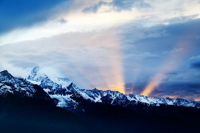 卡瓦格博神山奇观,卡瓦格博神秘宫殿