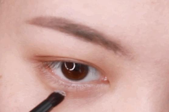 了这个大眼妆，出门被误认为是Lisa