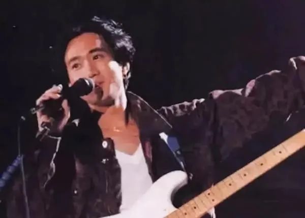 为什么今年那么多人纪念黄家驹,多少人怀念黄家驹