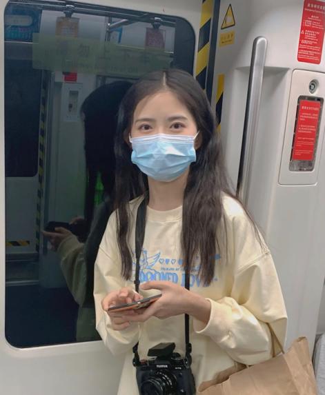 脸部什么纹路最显老,脸上显老的两条线