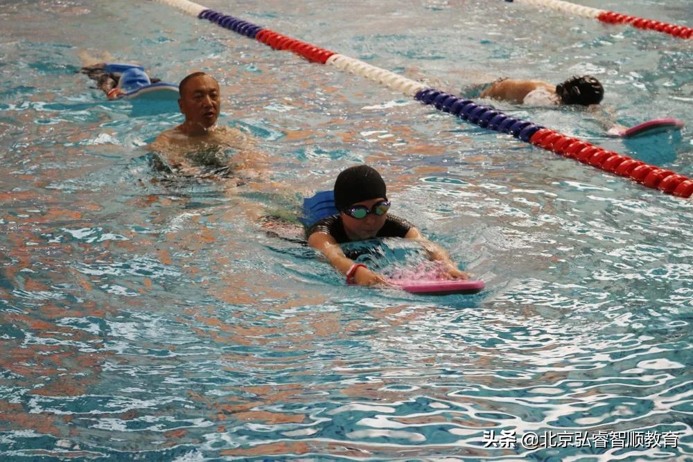 学游泳鼓励说说,学游泳9个最笨方法