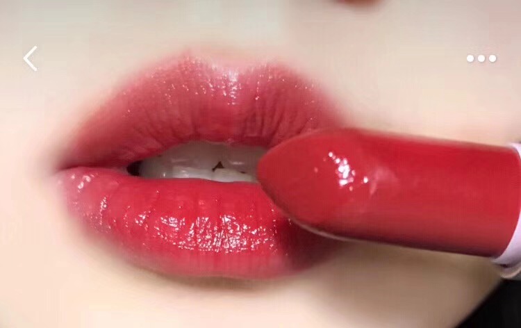 站在男性的角度推荐近期比较火的MAC口红——它是新晋断货王