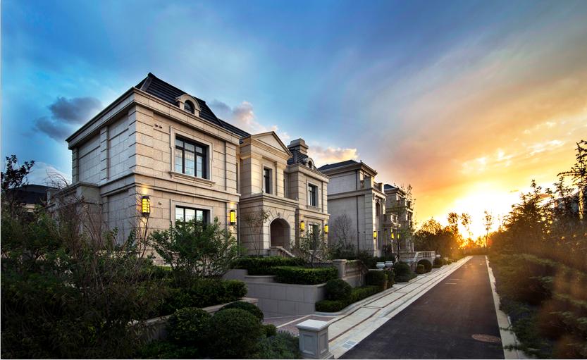 鸟巢和奥林匹克中间的建筑是什么,鸟巢与奥运会有关系吗