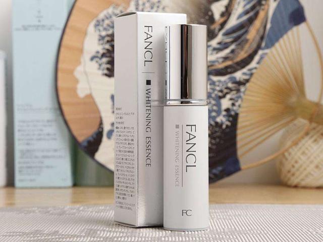 这几款超级好用的美白精华，有了它，可以让你白上好几度