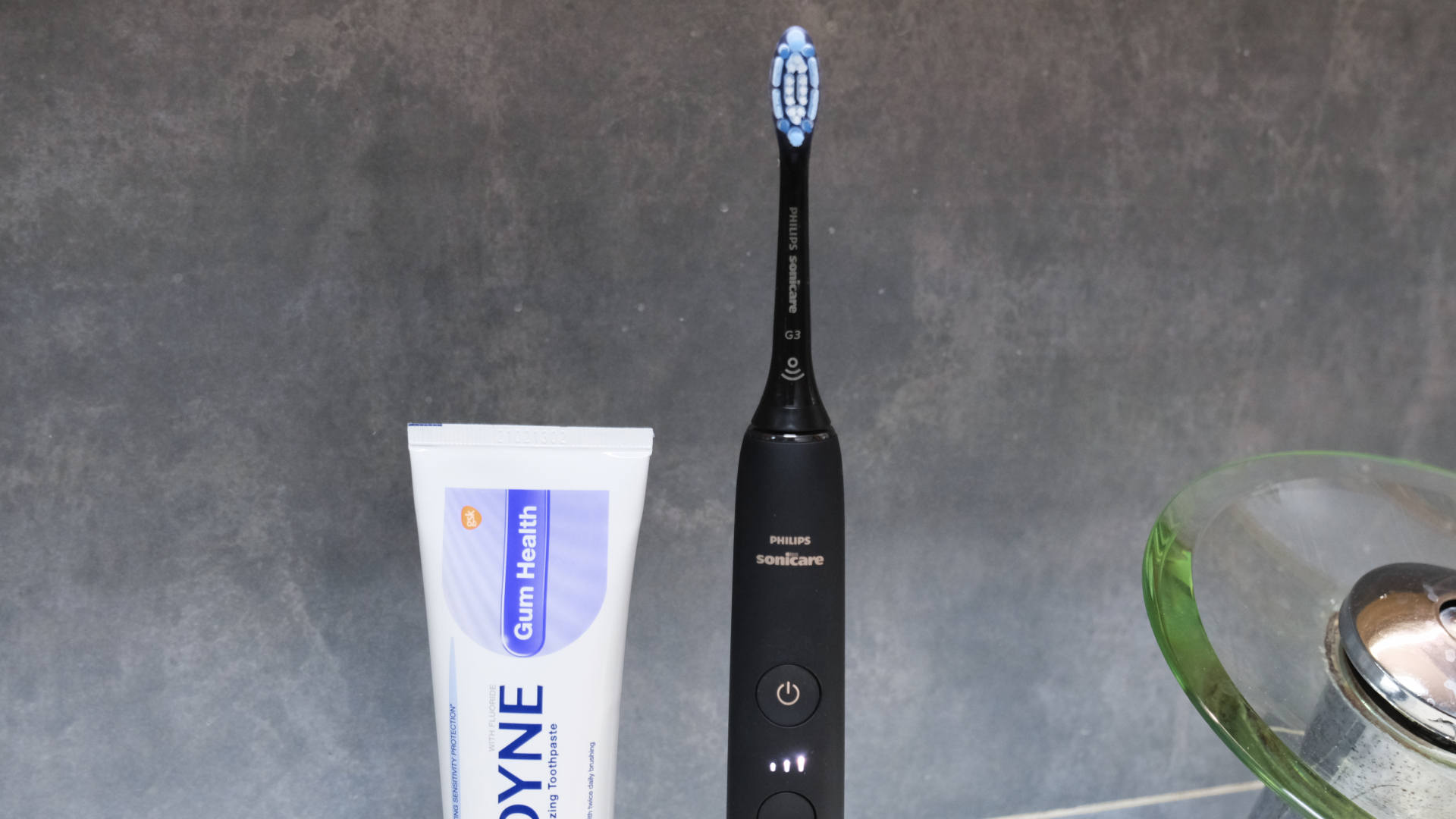 种植牙推荐电动牙刷,根据自己的牙选择电动牙刷