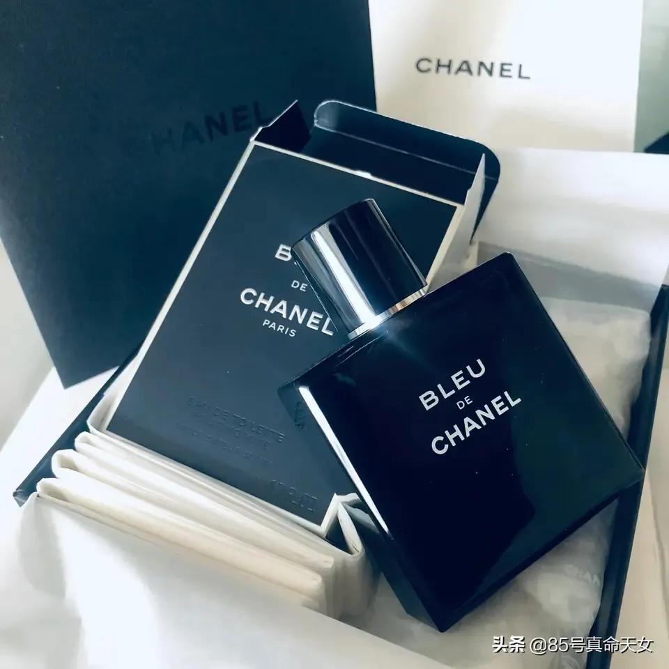 王一博代言的香奈儿蔚蓝味,香水王一博香奈儿蔚蓝