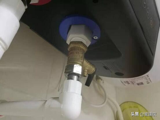 史密斯热水器减压阀一直滴水,阿里斯顿热水器减压阀滴水怎么办