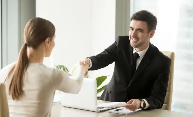 职场上，你被同事孤立了怎么办？高情商的人，都从这3点分析应对