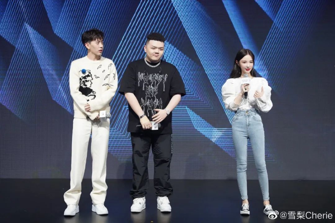 网红参加盛典,网红聚集参加宴会